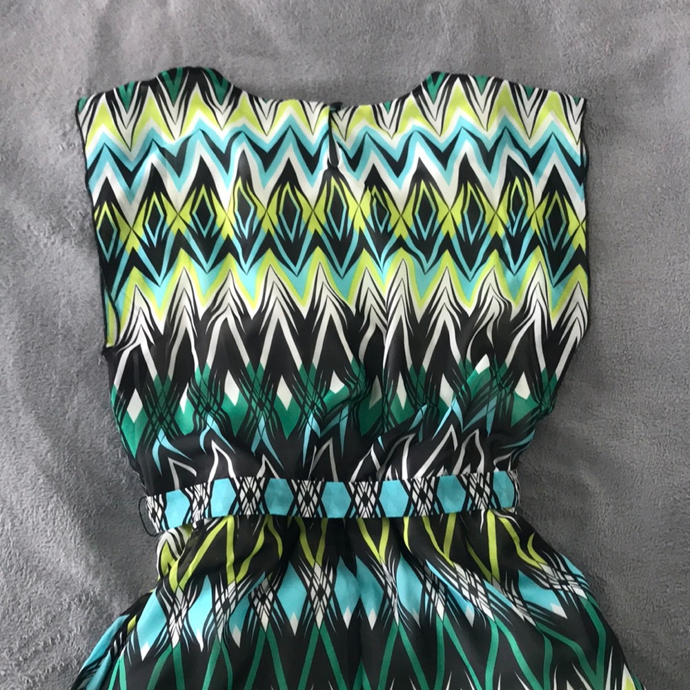 Hi-Lo Mid-length Dress - Picture 4 of 6